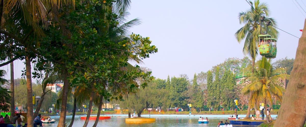 Nicco Park showing a lake or waterhole, boating and a park