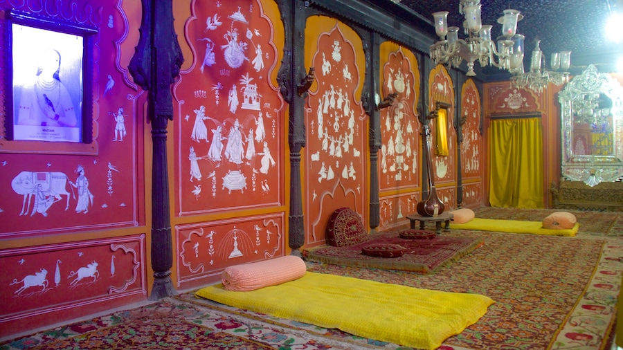 Museo Raja Dinkar Kelkar ofreciendo vistas de interior