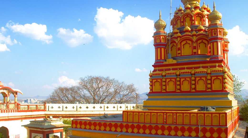 Templos Parvati ofreciendo un templo o lugar de culto y aspectos religiosos