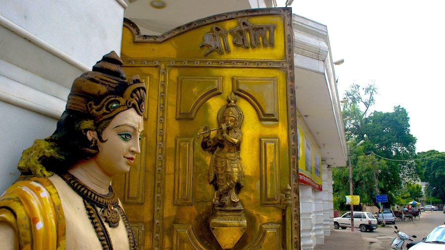 Jalandhar có tính năng pho tượng, nghệ thuật và cảnh đường phố