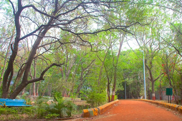 Pune das einen Park und Landschaften