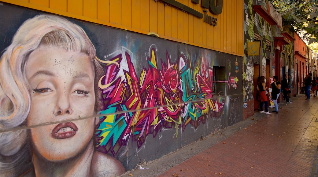Bellavista showing street scenes and outdoor art
