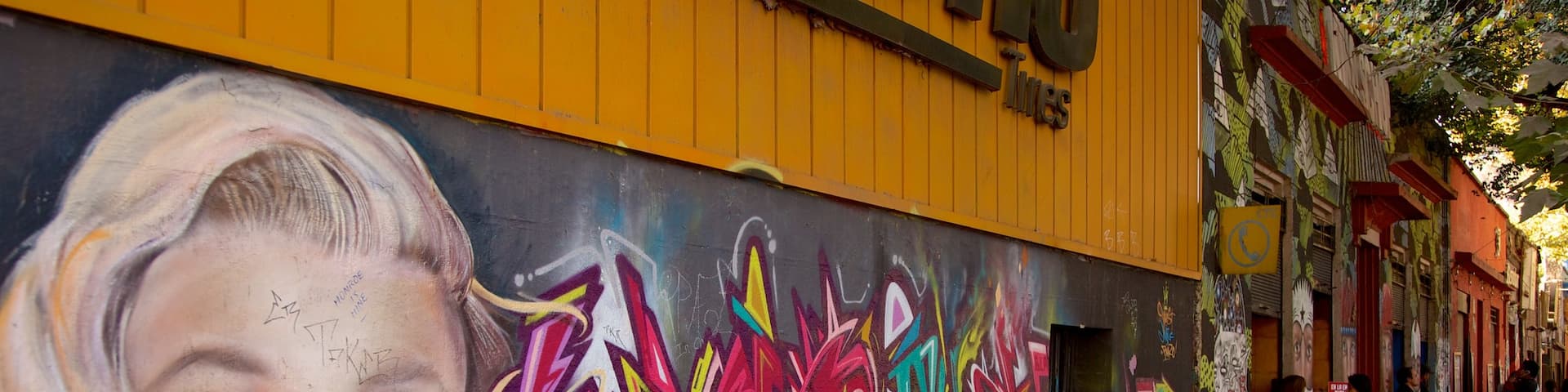 Bellavista ofreciendo arte al aire libre y escenas urbanas