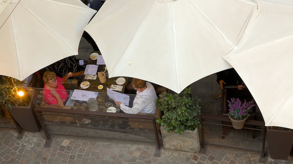 Lastarria showing café scenes, dining out and outdoor eating