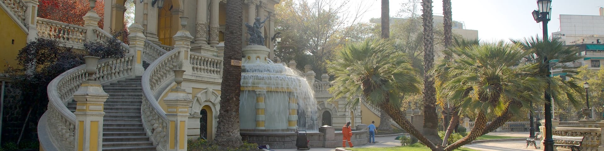 Santa Lucia Hill showing street scenes, a park and chateau or palace