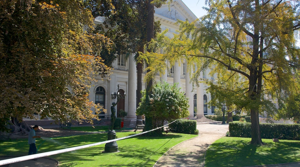 Ex Congreso Nacional de Chile que incluye un edificio administrativo