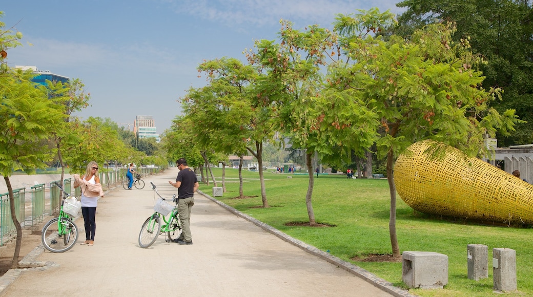 Parque de las Esculturas mostrando un parque, arte al aire libre y ciclismo