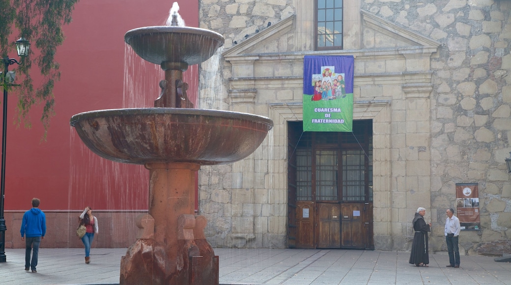 San Francisco Church showing a square or plaza and a fountain