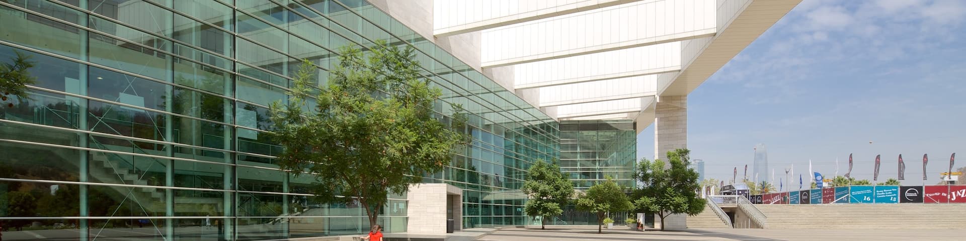 Santiago which includes modern architecture