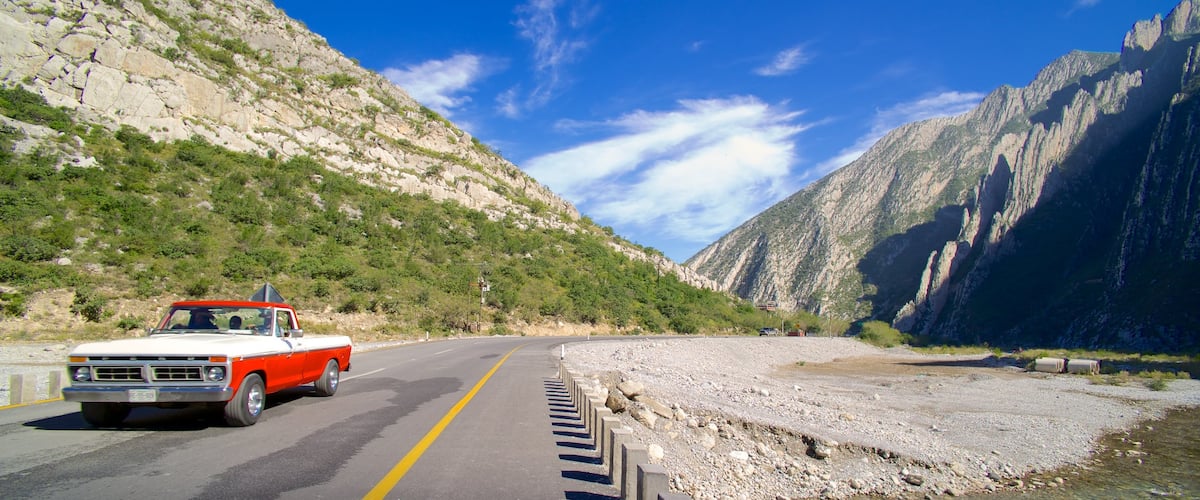 Canon de la Huasteca ofreciendo turismo