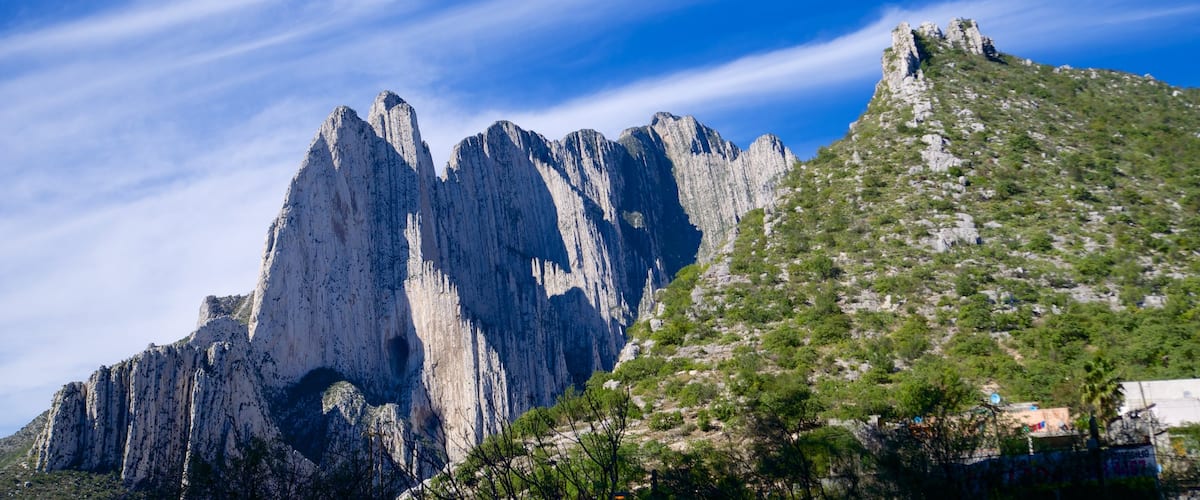 Canon de la Huasteca mostrando montañas y vistas de paisajes