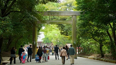 Atsuta Shrine which includes street scenes, a garden and religious elements