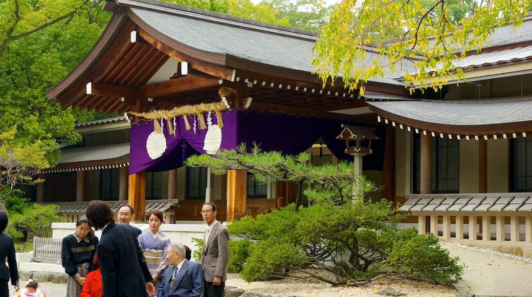 Atsuta Shrine showing heritage architecture and a temple or place of worship