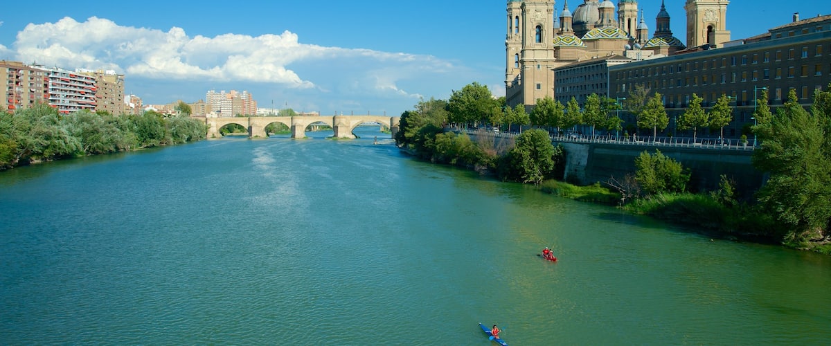 Aragon แสดง พายเรือคายัคหรือเรือแคนู, โบสถ์หรือวิหาร และ มรดกทางสถาปัตยกรรม