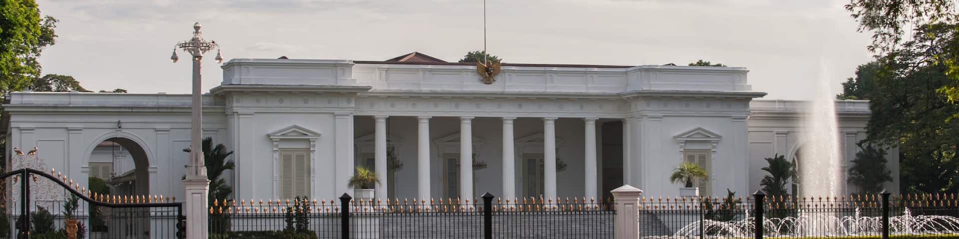 Presidential Palace which includes chateau or palace, an administrative buidling and heritage architecture