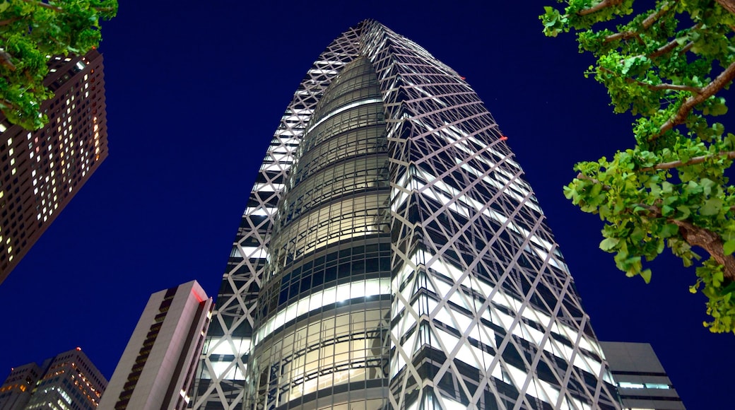 Shinjuku ofreciendo arquitectura moderna, una ciudad y vistas a la ciudad