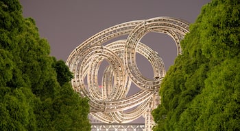 Minatomirai showing night scenes and modern architecture