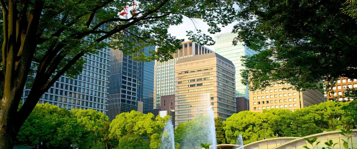 丸之內 其中包括 山水美景, 噴泉 和 摩天大樓