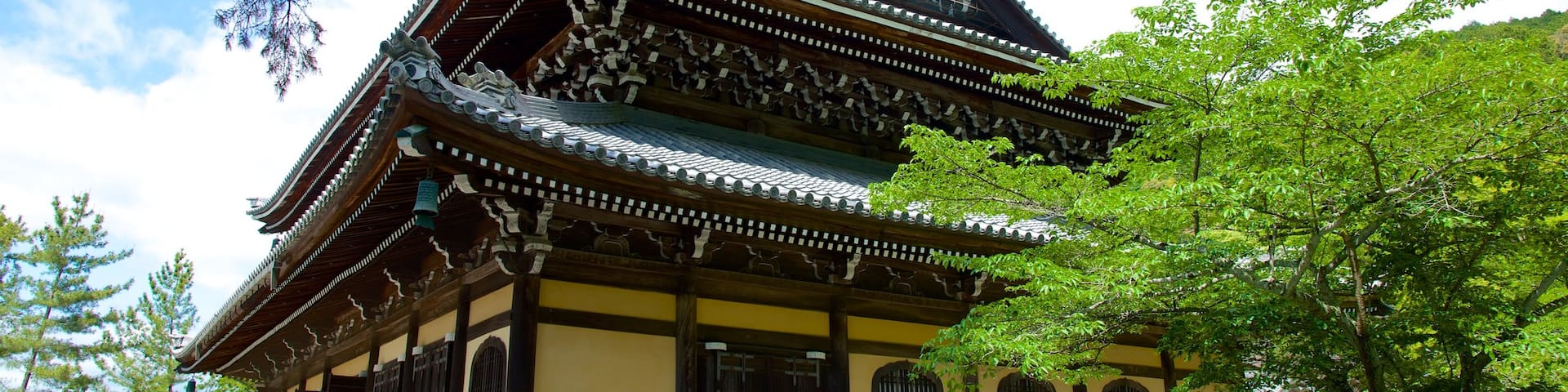 Nanzenji Temple which includes religious elements, a temple or place of worship and heritage architecture