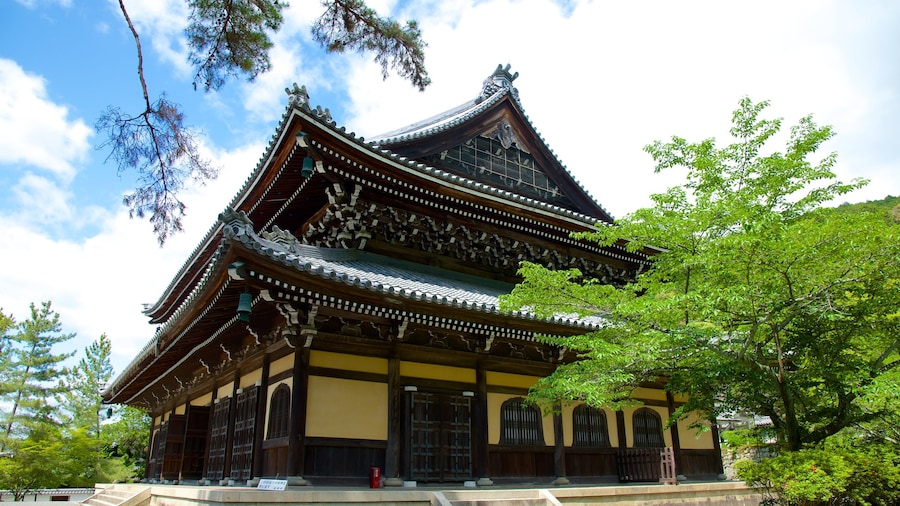 Nanzenji Temple which includes religious elements, a temple or place of worship and heritage architecture