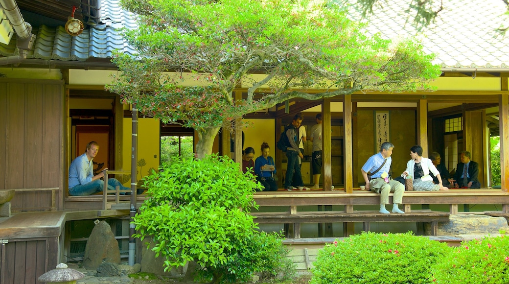 Shoren-in Temple which includes religious aspects and a temple or place of worship