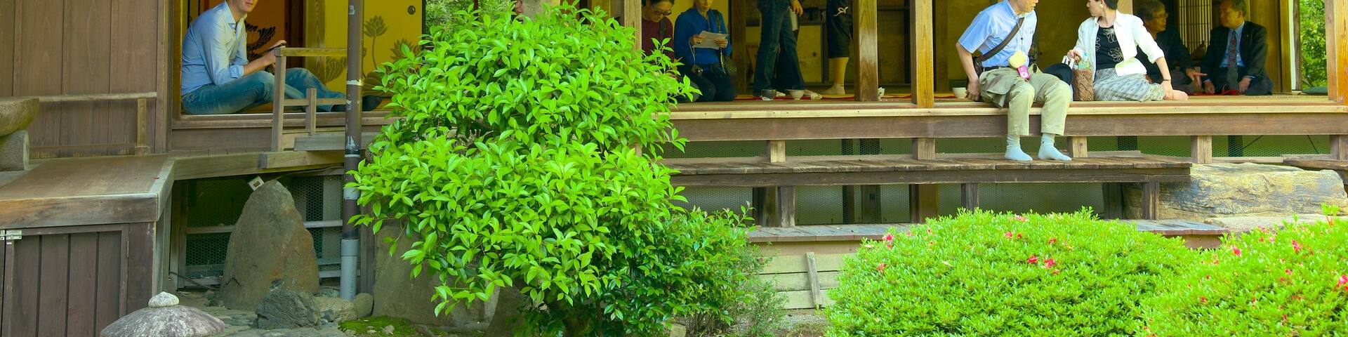 Shoren-in Temple which includes religious aspects and a temple or place of worship