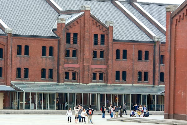 Red Brick Warehouse which includes street scenes and a city