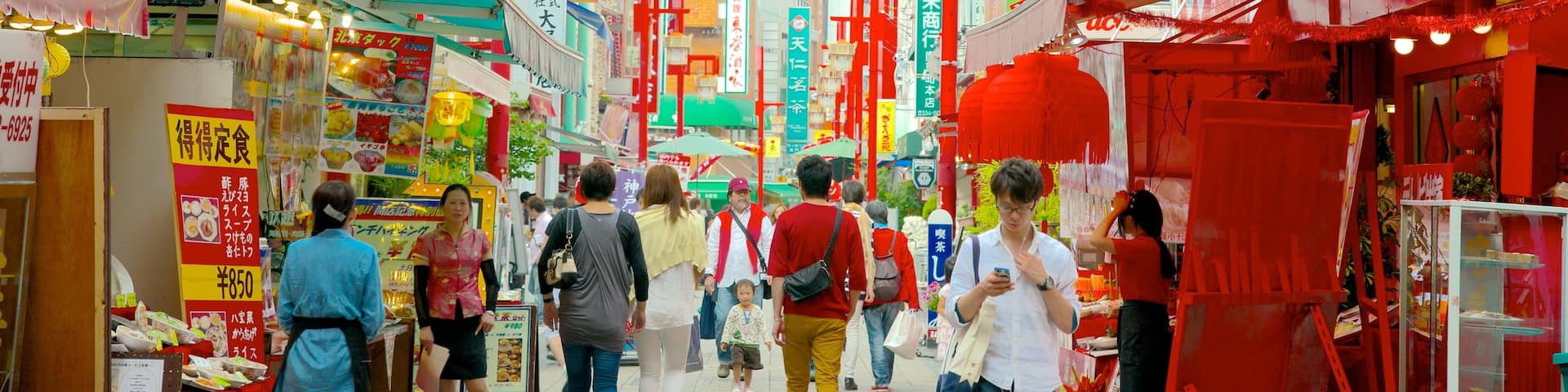 Chinatown featuring markets, signage and street scenes