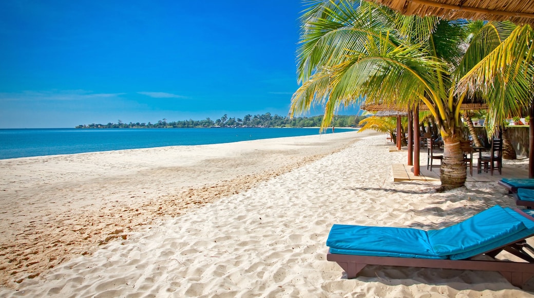 Sihanoukville das einen Sandstrand, tropische Szenerien und Landschaften