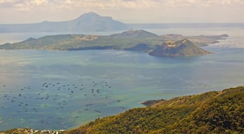 Batangas montrant montagnes, panoramas et vues littorales