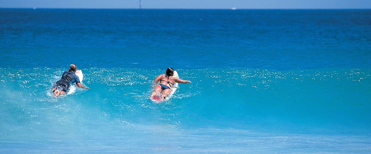 Mandurah featuring surfing and surf