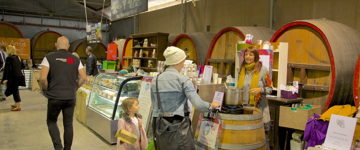 Barossa Valley showing street scenes, food and markets
