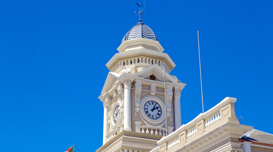 Market Square which includes a city and heritage architecture