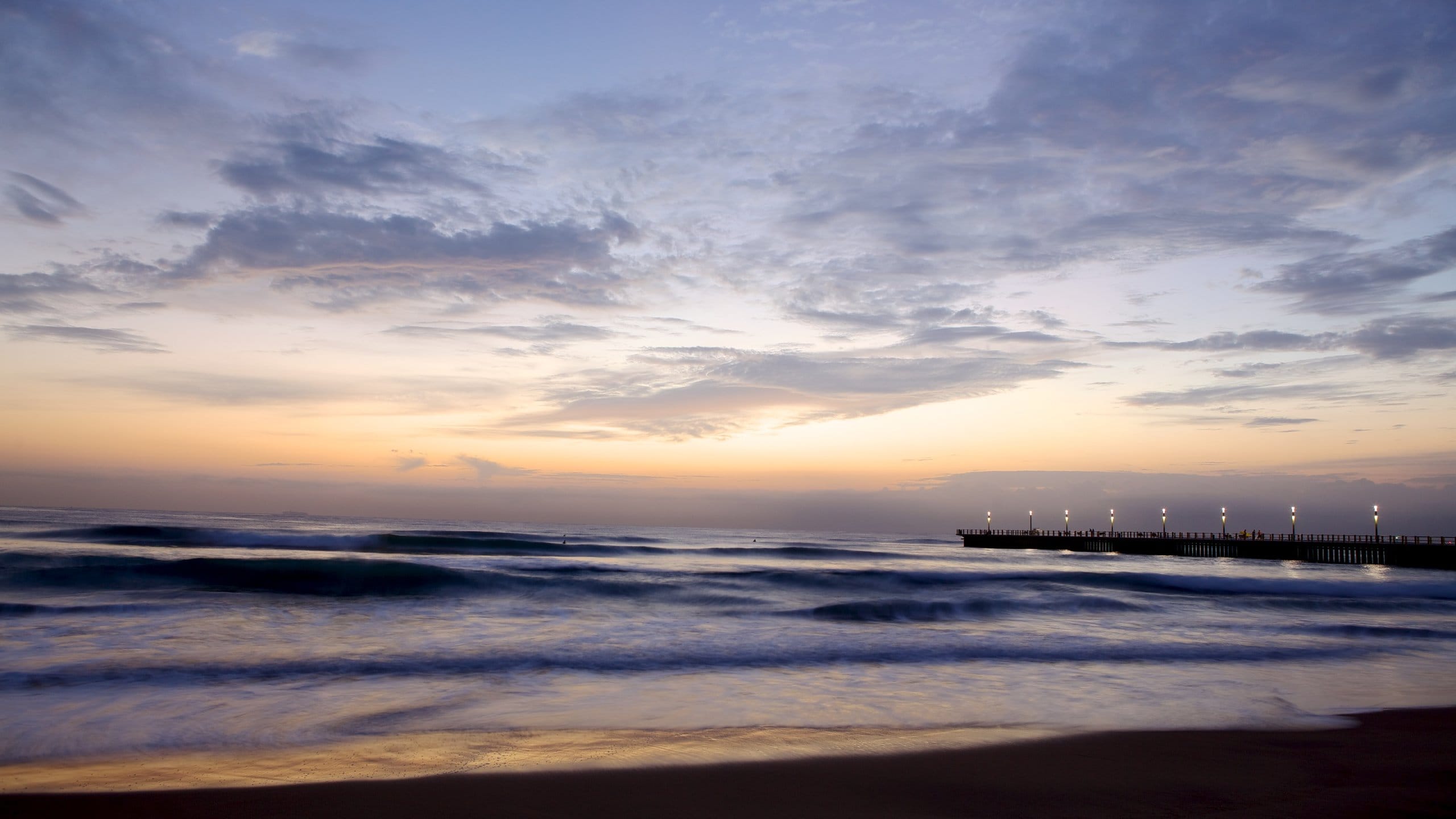 Kwazulu-Natal montrant coucher de soleil, scènes de nuit et plage