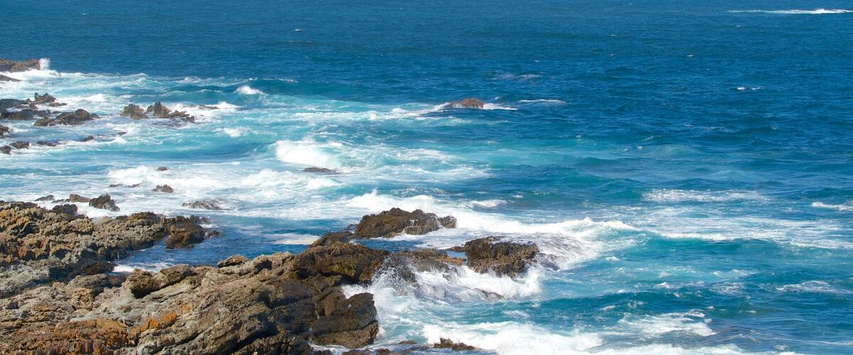 Tsitsikamma National Park featuring rocky coastline and landscape views