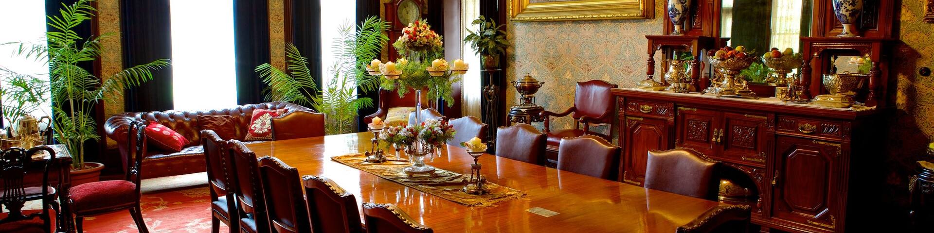 Melrose House which includes art, interior views and heritage architecture