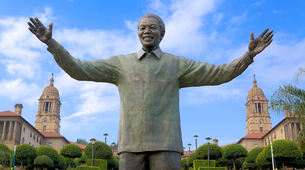 Union Buildings ofreciendo una estatua o escultura, una ciudad y arte