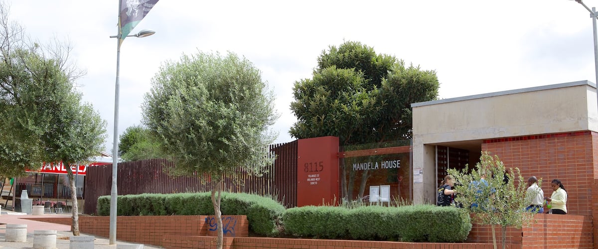 Mandela House showing street scenes