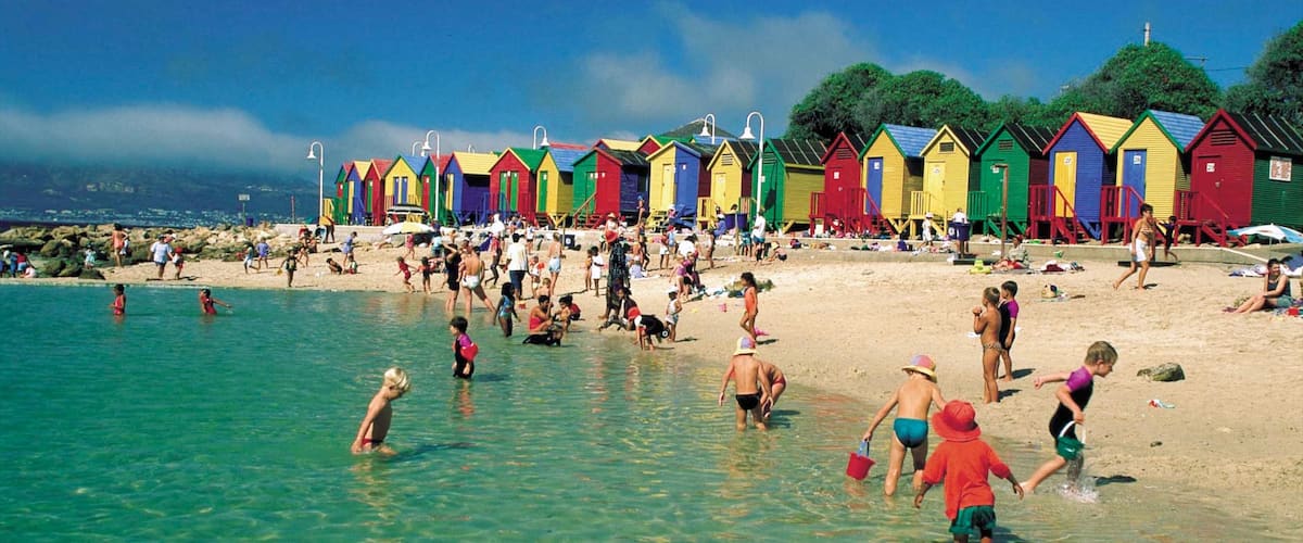 Cape Town có tính năng bãi biển và cảnh bờ biển cũng như trẻ em
