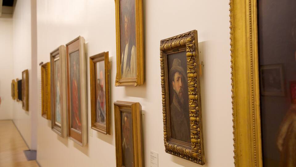 Pinacoteca do Estado featuring art and interior views