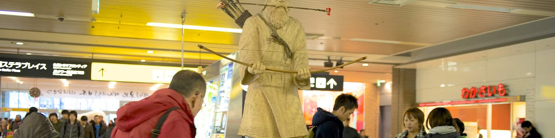 Sapporo showing a statue or sculpture and interior views