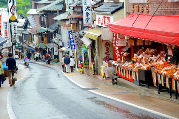 Narita featuring street scenes and markets