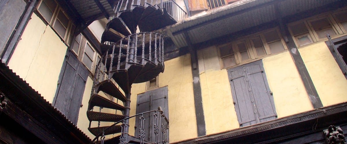 Pune showing a house and heritage architecture