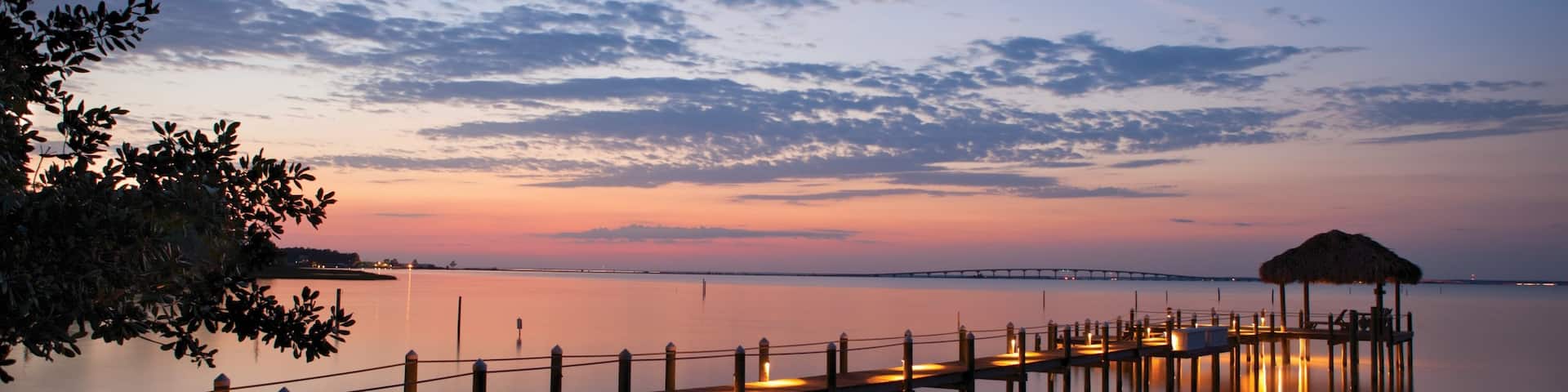 Fort Walton Beach - Destin showing a sunset and general coastal views