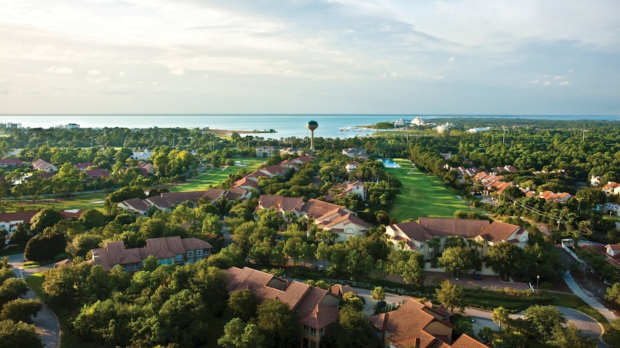 Fort Walton Beach - Destin which includes a coastal town