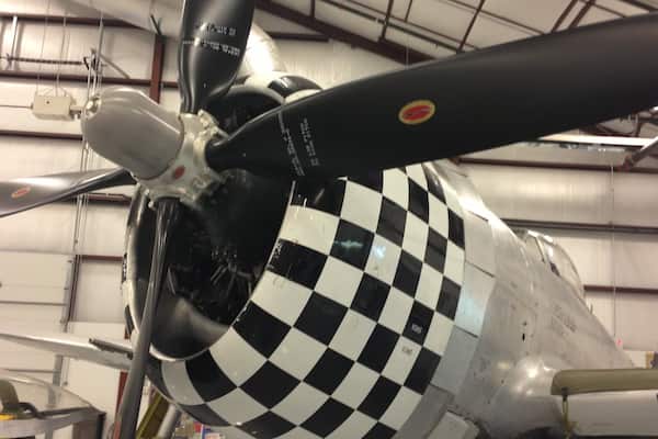 National Museum of WWII Aviation caracterizando vistas internas e aeronave