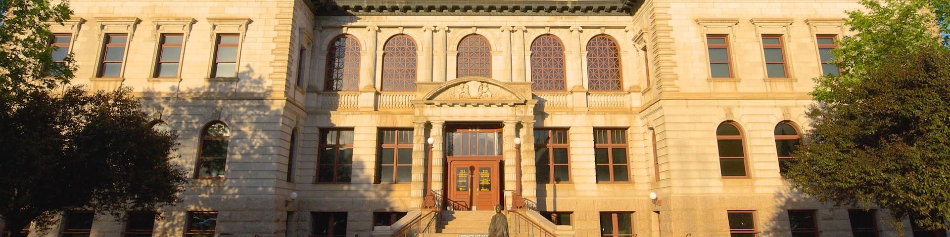 Museo de los pioneros de Colorado Springs que incluye un parque o plaza