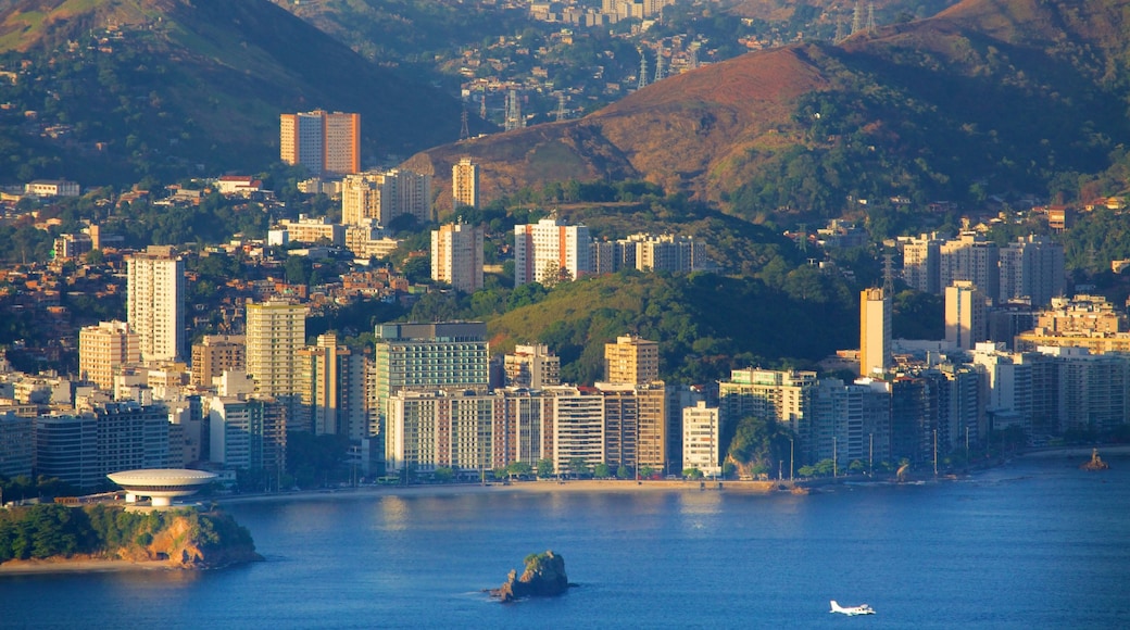 Sugar Loaf Mountain showing a city and general coastal views