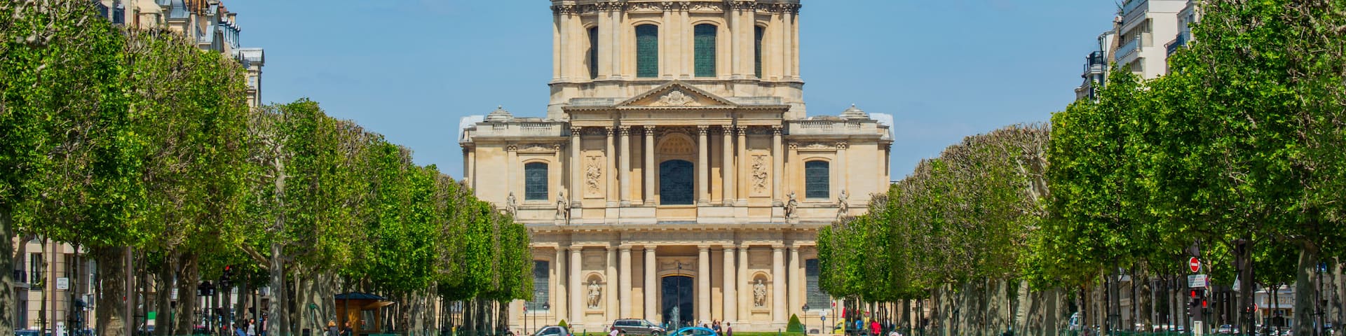 Les Invalides which includes heritage architecture
