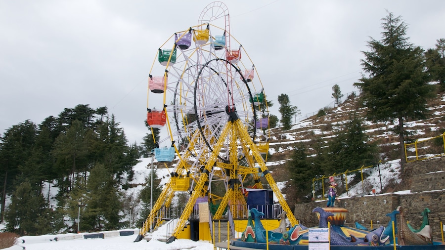 Kufri Fun World which includes rides and snow
